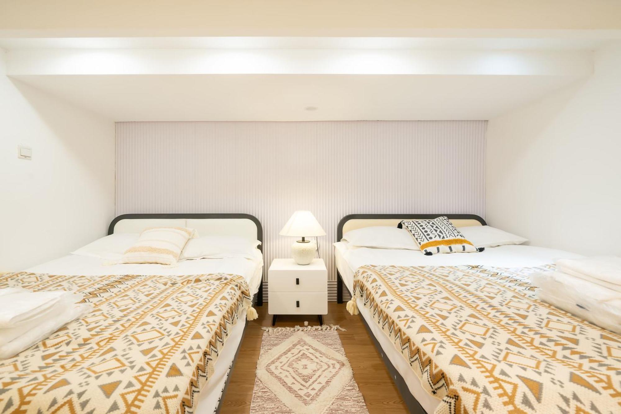 Shanghai Downtown Yi Du B&B - Near South Shaanxi Road Metro Station 600Meters Exterior photo